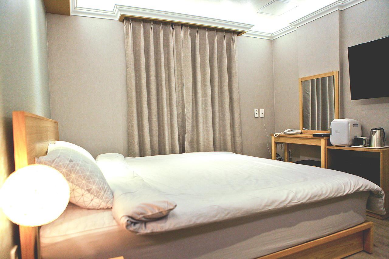 โรงแรมเซจง เชจู เมืองเชจู ภายนอก รูปภาพ